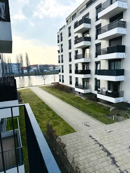 Modernes Wohnen an der Spree – Stil trifft Komfort in Oberschöneweide — photo 1